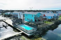 Bay Haven w/ Shared Boat Dock & Waterfront Pool Big Trout by Avantstay