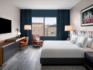 The Oaklander Hotel, Autograph Collection