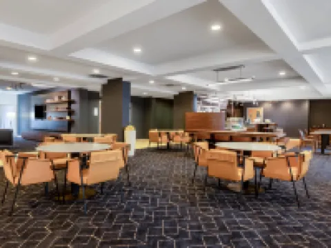 Courtyard Columbus Airport Hotels in Columbus