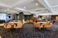 Courtyard Columbus Airport Hotels in Bexley
