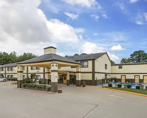 Best Western Pineywoods Inn Hotele w: Cass County