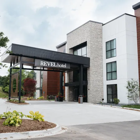 Revel Hotel des Moines Urbandale, Tapestry Collection by Hilton