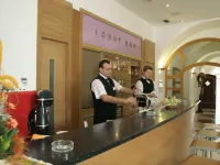 Hotel Trinity Hoteles cerca de Plaza Horní