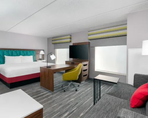Hampton Inn & Suites Cleveland-Beachwood Hotels in Beachwood