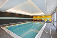 Tru by Hilton Beavercreek Dayton - piscina