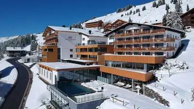 Damülser Hof - Wellness & Spa فنادق في 