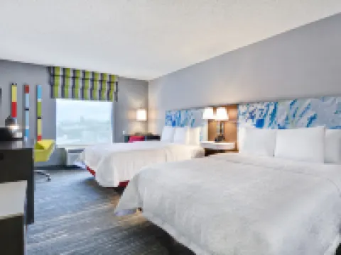 ハンプトン イン & スイーツ ニューアーク ハリソン リバーウォーク ハリソンのホテル