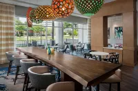 Hampton Inn & Suites Teaneck Glenpointe
