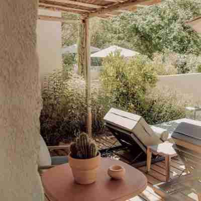 Toile Blanche Hotel Exterior