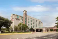 Embassy Suites by Hilton Montgomery Hotel & Conference Center Hotels in der Nähe von The National Memorial for Peace and Justice