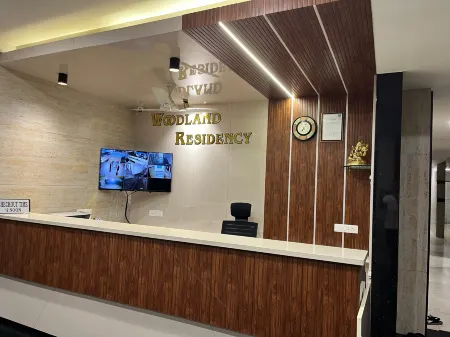 Woodland Residency Отели рядом с достопримечательностью «Блэк Тандер»