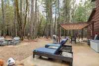 Base of Lassen National Park Secluded 1 BR + LOFT, 2 BATH HOME. sleeps up to 7