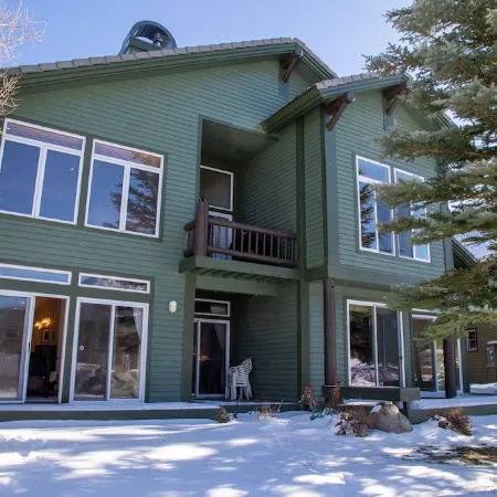 Snowcreek Mammoth Mountain & Golf Course View Home. Family & Pet-Friendly!