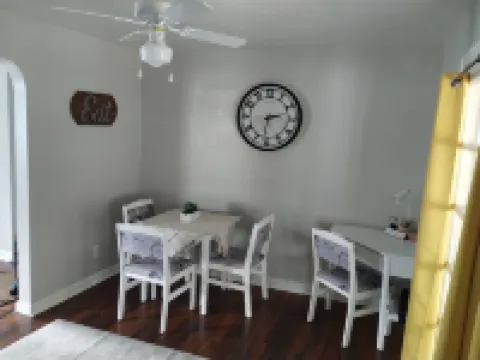 Cute & Cozy Cottage In The Heart of Gulfport