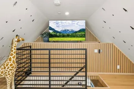 Modern Cozy Cabin Retreat