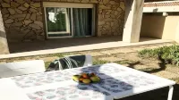 T2 apartment with garden near the beach