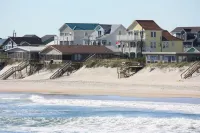 Personal Resort w/ Private Pool, Hot Tub & Elevator, Walking Distance to Town