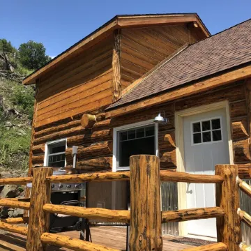 8 miles to Mount Rushmore - Sleeps 2 to 6