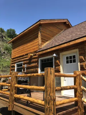 8 miles to Mount Rushmore - Sleeps 2 to 6