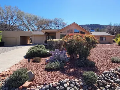 Views! Near Swimming, Hiking/Biking Trails, Golfing, Spas Hotels in Village of Oak Creek