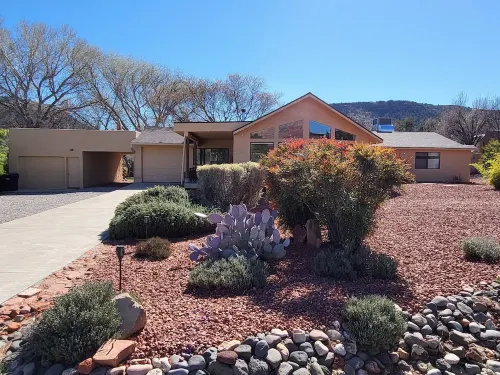 Best Views! Near Hiking/Biking Trails, Golfing, Wine Tasting, Swimming, Spas