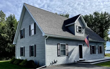 Beautiful Lake Champlain Getaway Sleeps 10 Отели в г. Чази