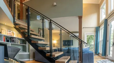 Downtown luxury, full amenities with parking