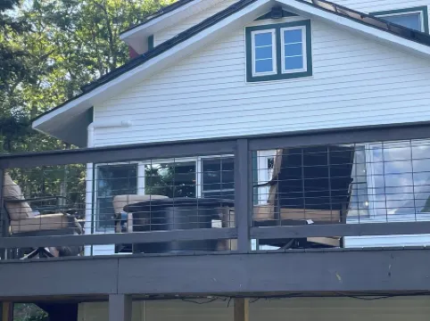 Crisp and Clean Lakefront Home sleeps 8 in 4 Bedrooms