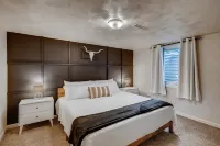 Huge & Stylish 5bd3ba Close to Denver & Boulder! Dog friendly! Hotels near Red Rocks Community College Arvada Campus