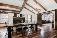 NEW! Family Cabin Retreat in Munds Park w/ Cozy Back Patio & Loft