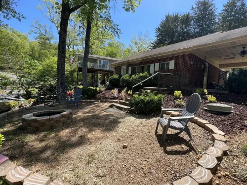 Lakefront Home / 2Bd 1 Ba / Boat Dock