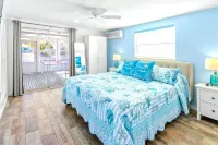 ☀️Bright & Luxurious Canal Front Home w/ Pool, 4 min to Beaches!☀️