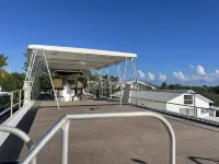 Southern Bell is a Beautiful Houseboat cozy and relaxing.