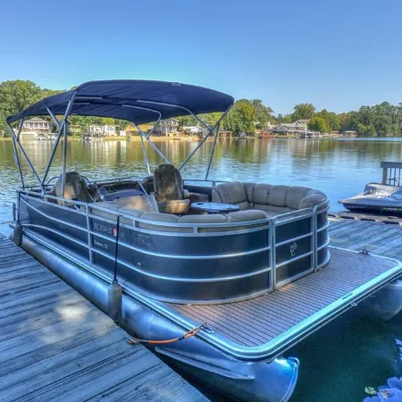 Red Sky Lake House - Tranquility at the lake!