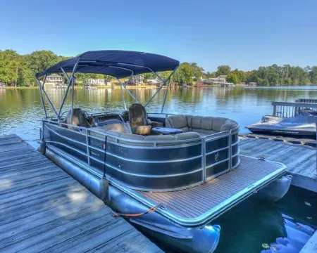 Red Sky Lake House - Tranquility at the lake! Hotels in Eldorado