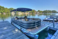 Red Sky Lake House - Tranquility at the lake!