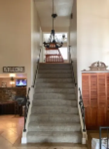 ❤️ Voted a VRBO Flagstaff favorite!  Great mountain location w/spa, super clean.