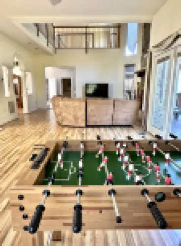 Gorgeous Chateau/House on 1.5 acres - in Annandale Center/ mins to Washington DC