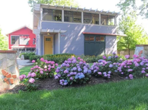 The Douglas Boathouse! Amazing location/ Sleeps 20 in comfort/ all ages friendly