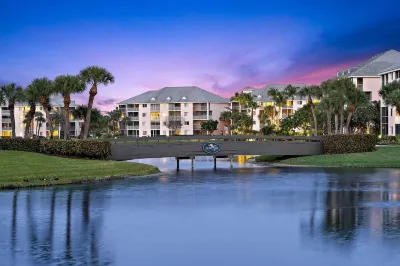 POSHPADZ -Villa Koalua Walk to Jupiter Beach-Prime Lake Views-Resort Setting