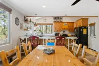 Green Elk Retreat Cabin, Cozy Cabin - large side yard with wildlife