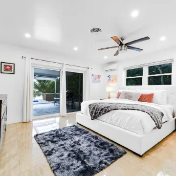4BR/3BA Miami Welcoming Waterfront Wonder w/ Pool!