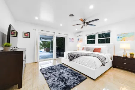 4BR/3BA Miami Welcoming Waterfront Wonder w/ Pool!