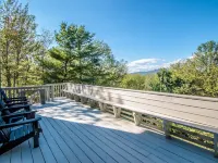 Mtn Top Home w/Views of Mt. Washington & Speakeasy Hotels in Madison