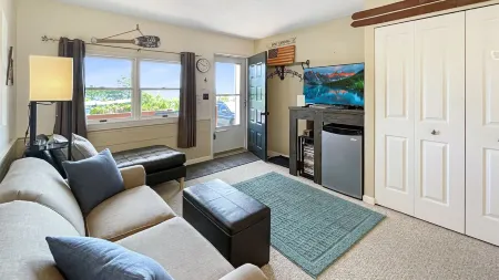 Cozy Condo with Views of Mt Kineo