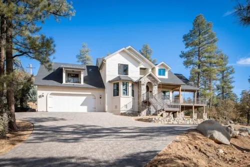 Enchanting Fawn Chalet in the Pines