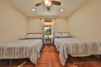 Spacious & serene country location  with cozy at home familiarity. Hotels in Rowan County