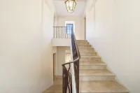 Bastide 350m² renovated, magnificent view of Provencal village