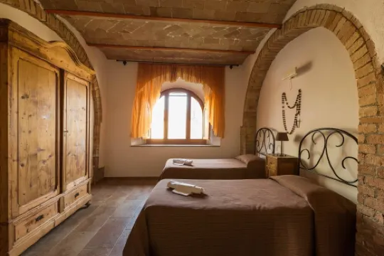 Flat with private veranda,shared pool,quiet location for a relaxing holiday,sl 6