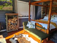 Cottage Amongst The Vines Hotels in Creswick